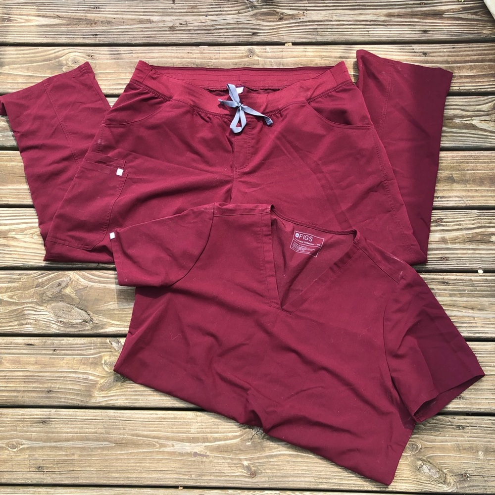 EUC Figs scrub set